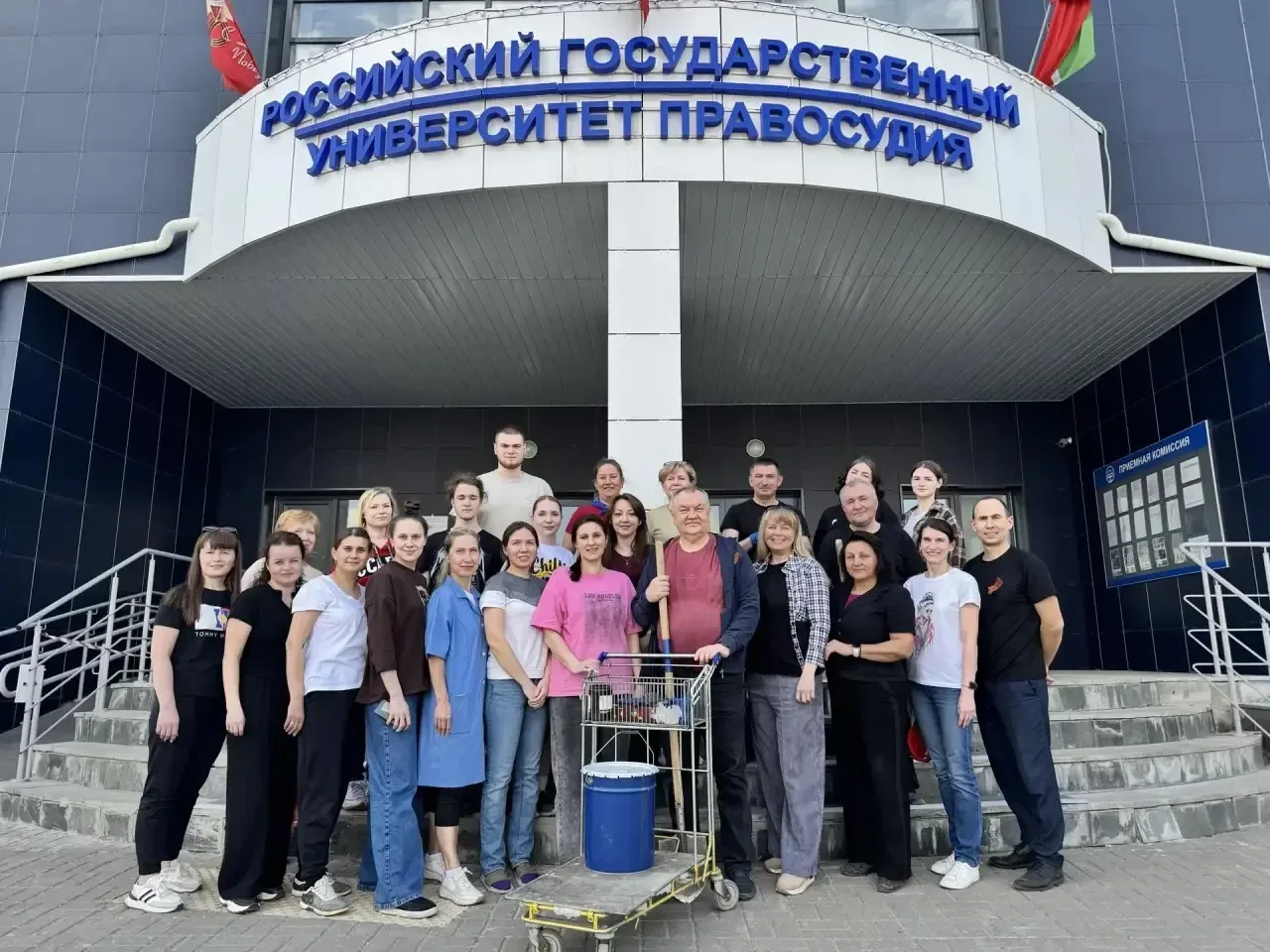 Месячник «Чистый город» подошел к завершению  Весна радует нас по-настоящему летней погодой, а месяч