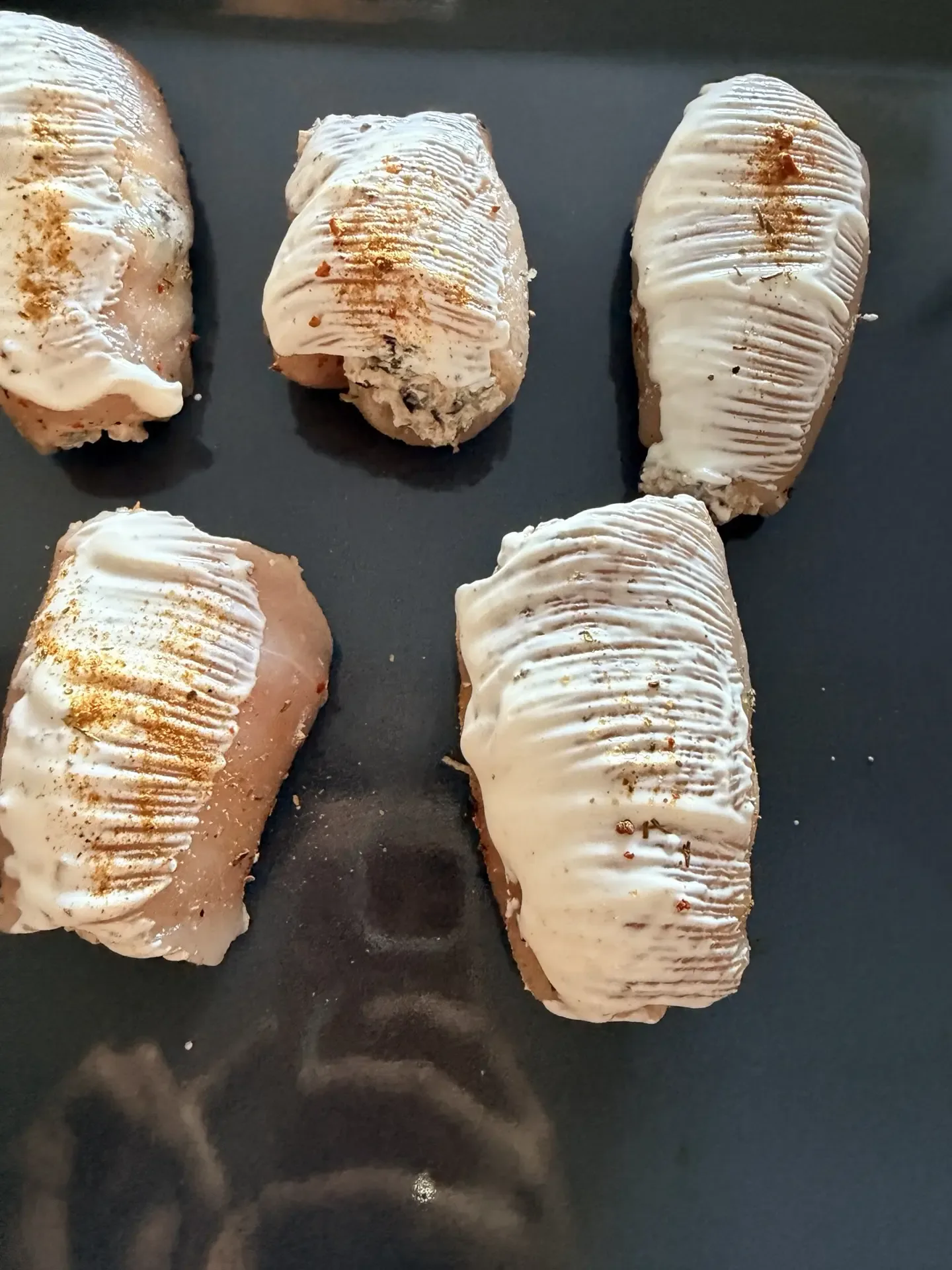 Куриные рулетики с черносливом и грецкими орехами 🥙  Потрясающе вкусный рецепт, а еще легкий и прост