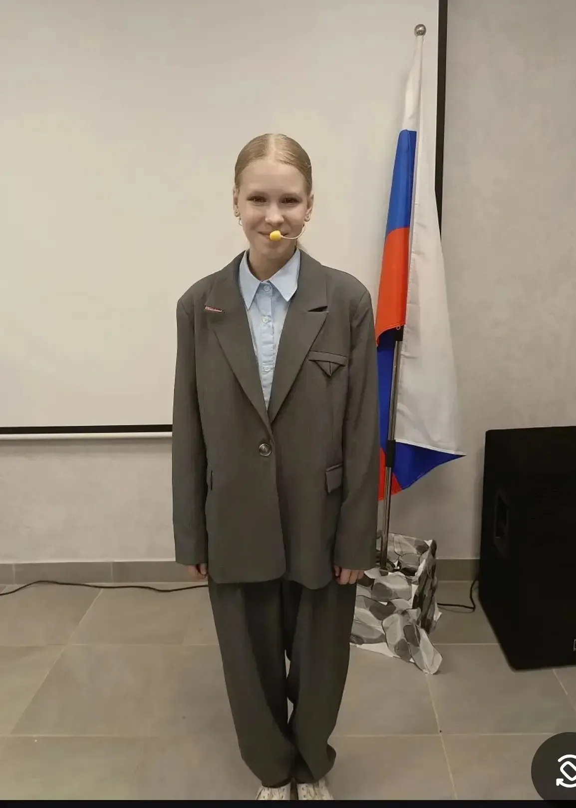 🌟 Обучающаяся 6Д  класса Тараненко А. приняла участие в праздничном концерте, посвящённом  81 годовщ