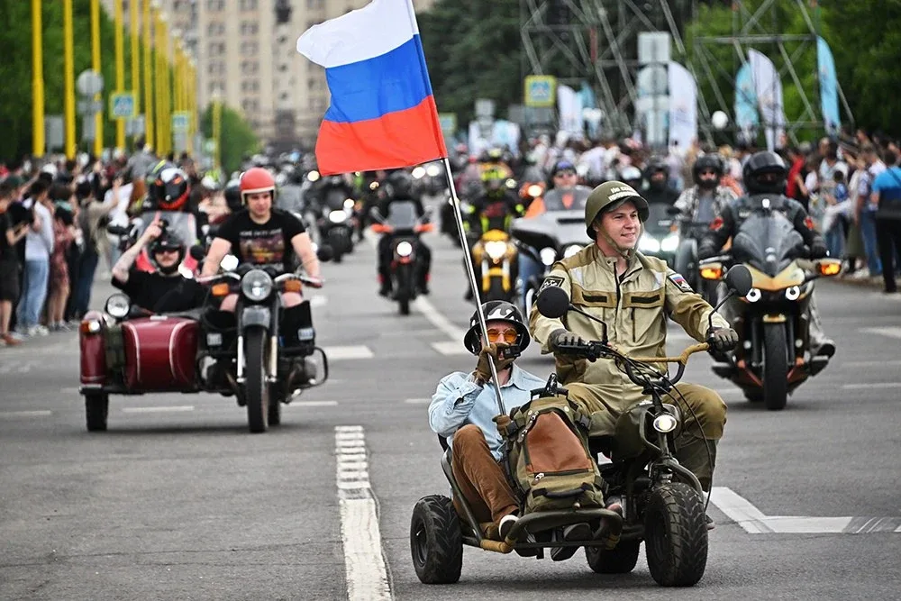 ... Мотосезон уже близко!  💥 Делимся маршрутом 14-го Московского мотофестиваля   📆 16 мая в 10:00 см