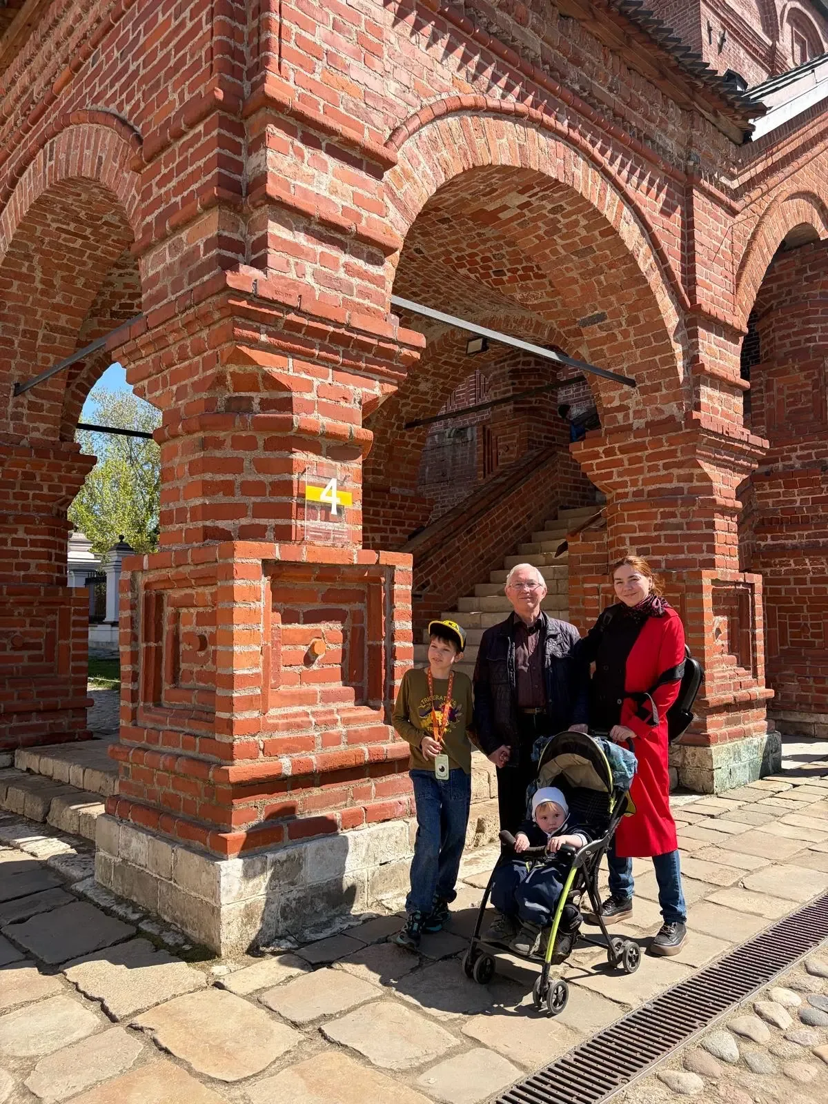 📅 17 мая в 12:00 отправляемся с детским клубом «Крутицкие истории» в мастерскую художника XVII века 