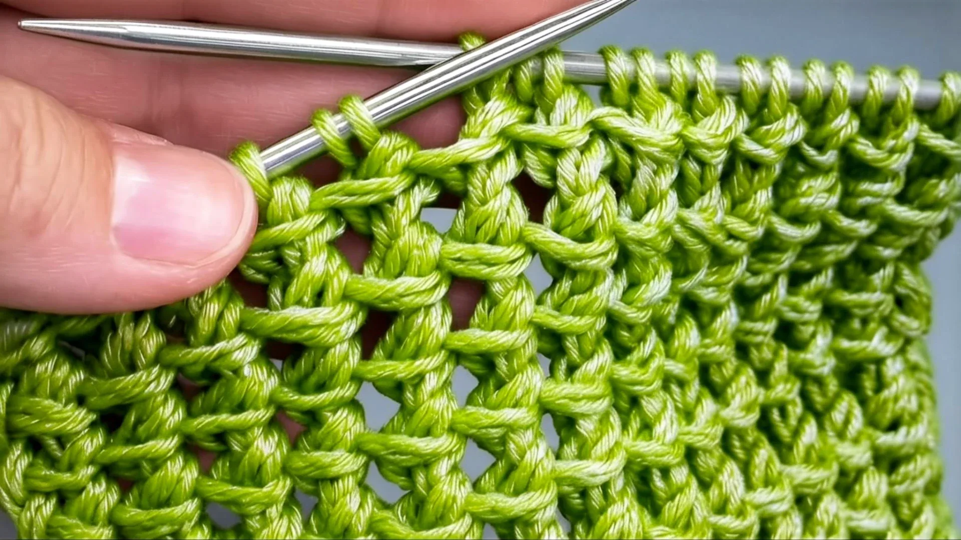 🧶 «Простой ажур из 2-х петель» — графичный с узелками  📌 Идеален для шарфов, детских пледов, стильны