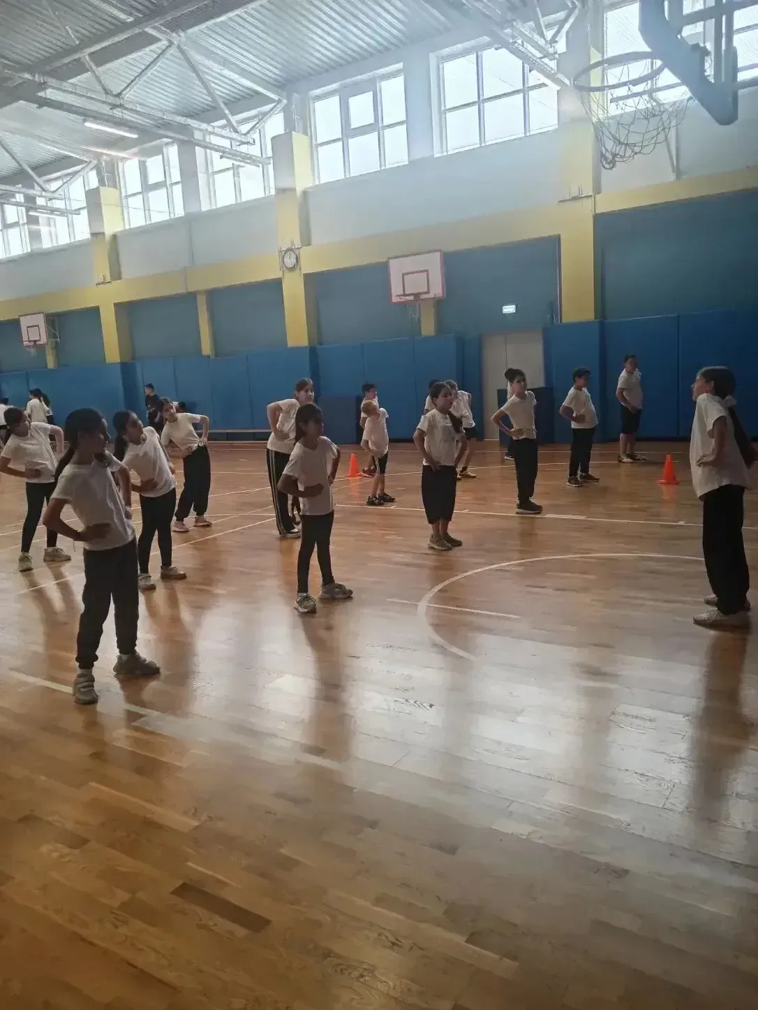 🏆 Спорт, азарт и командный дух в 4 «Д»!В рамках предметной недели прошёл открытый урок физкультуры, 