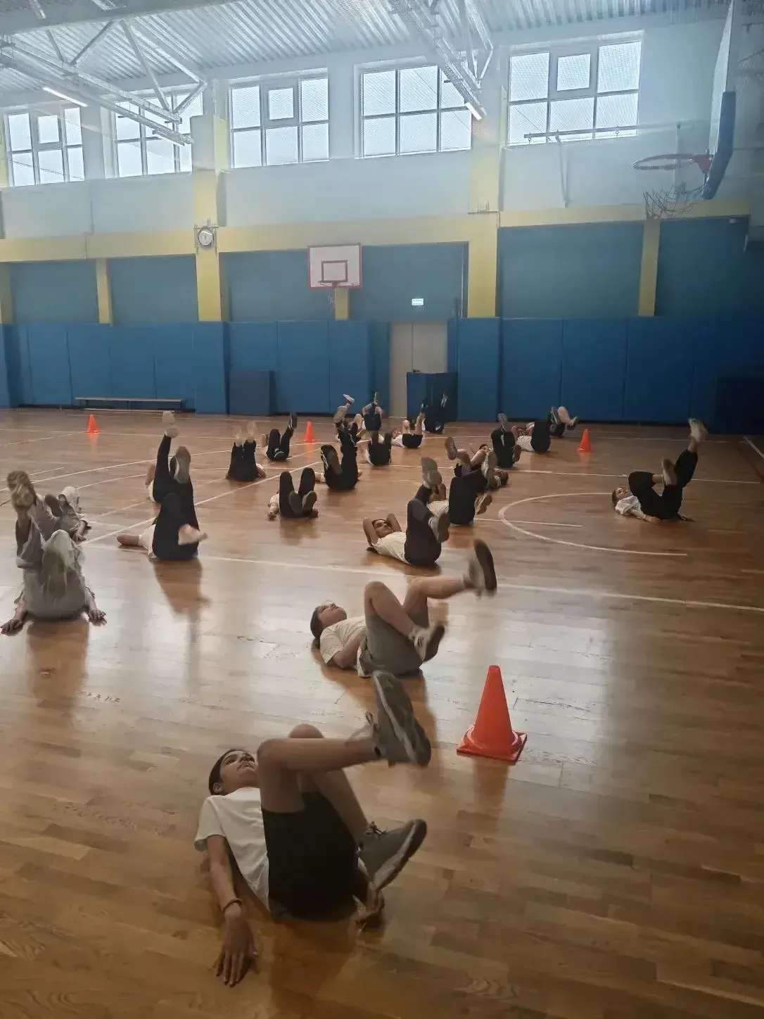 🏆 Спорт, азарт и командный дух в 4 «Д»!В рамках предметной недели прошёл открытый урок физкультуры, 