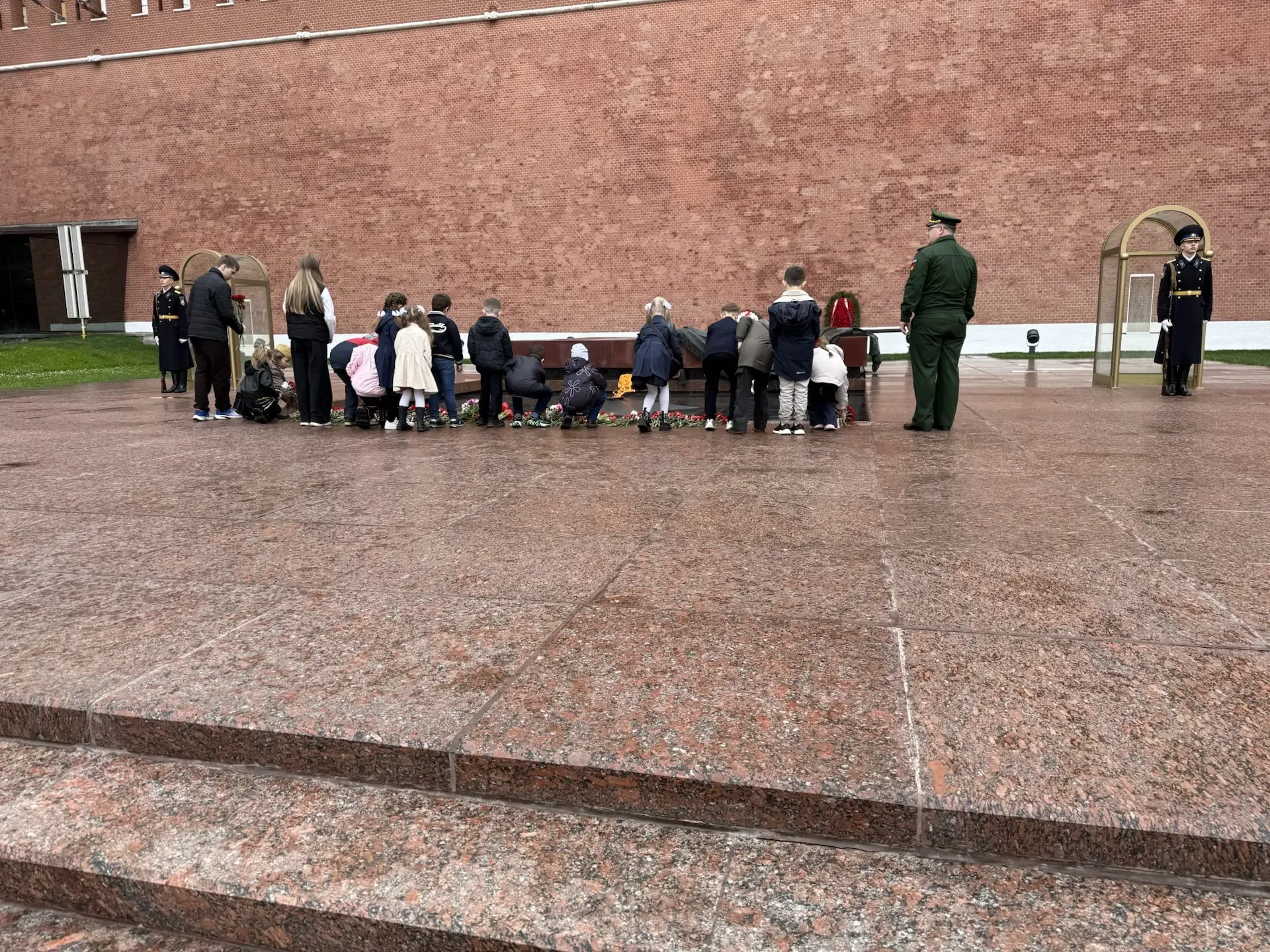 🌹 БЛАГОДАРНОСТЬ НАШИМ РОДИТЕЛЯМ 🌹  От всего сердца хотим поблагодарить наших замечательных родителей