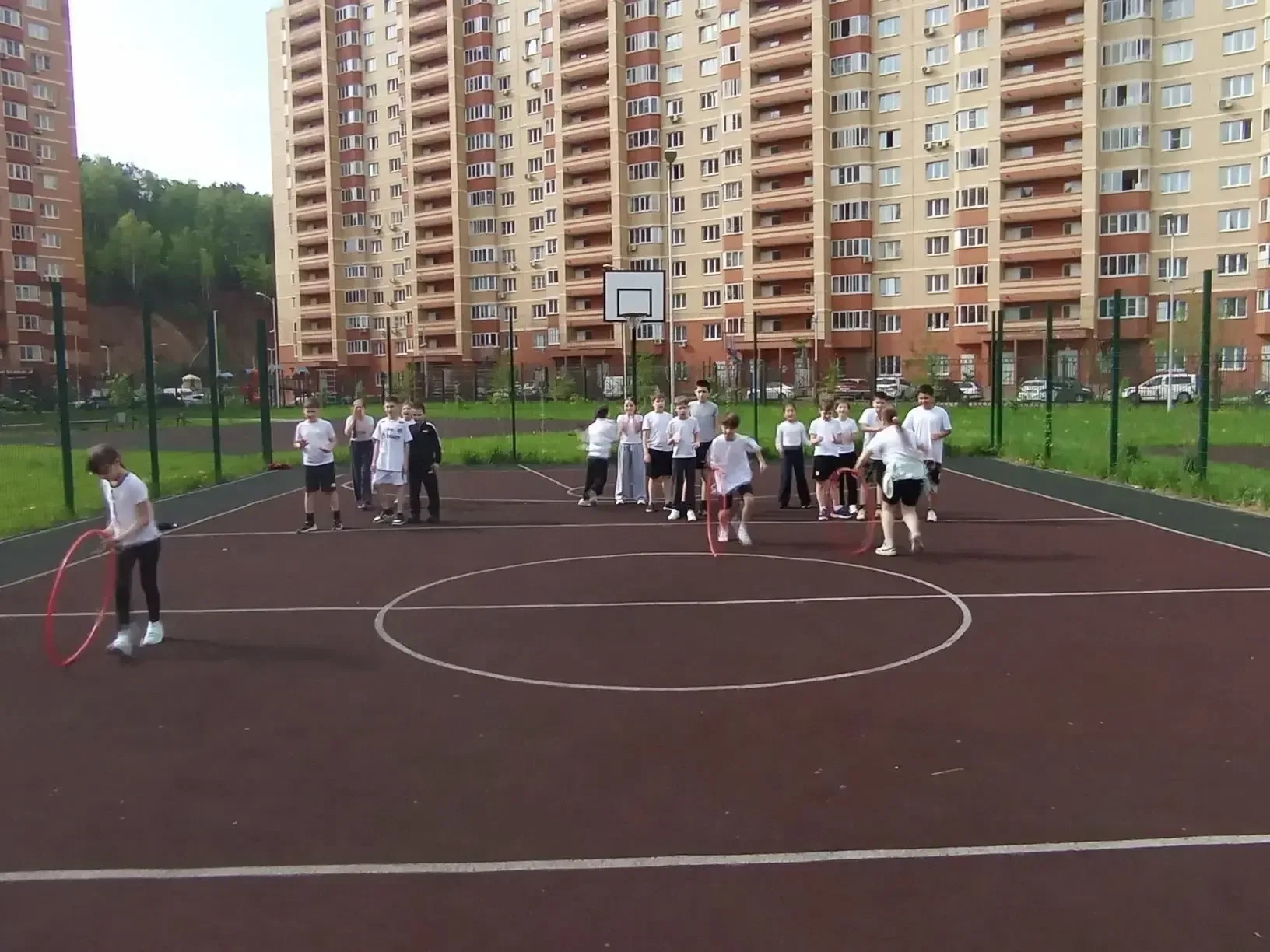 🤸‍♂️ Ловкость, скорость и хитрый ум: как прошел день у 4 «Э»  Наш 4 «Э» класс доказал, что быть спор