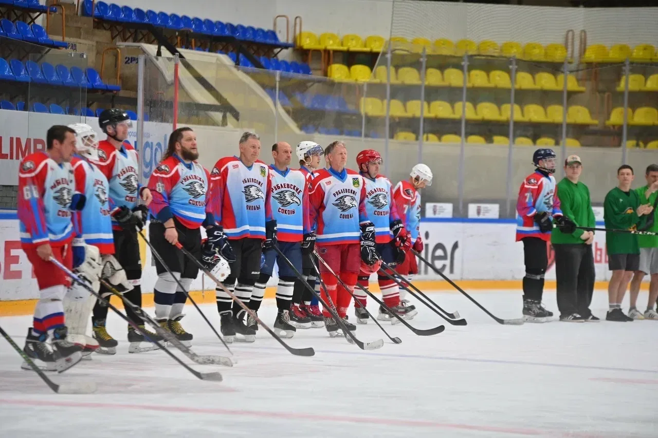 Межокружной турнир по хоккею прошёл вчера в Западном округе  🏒 Смотрите фоторепортаж