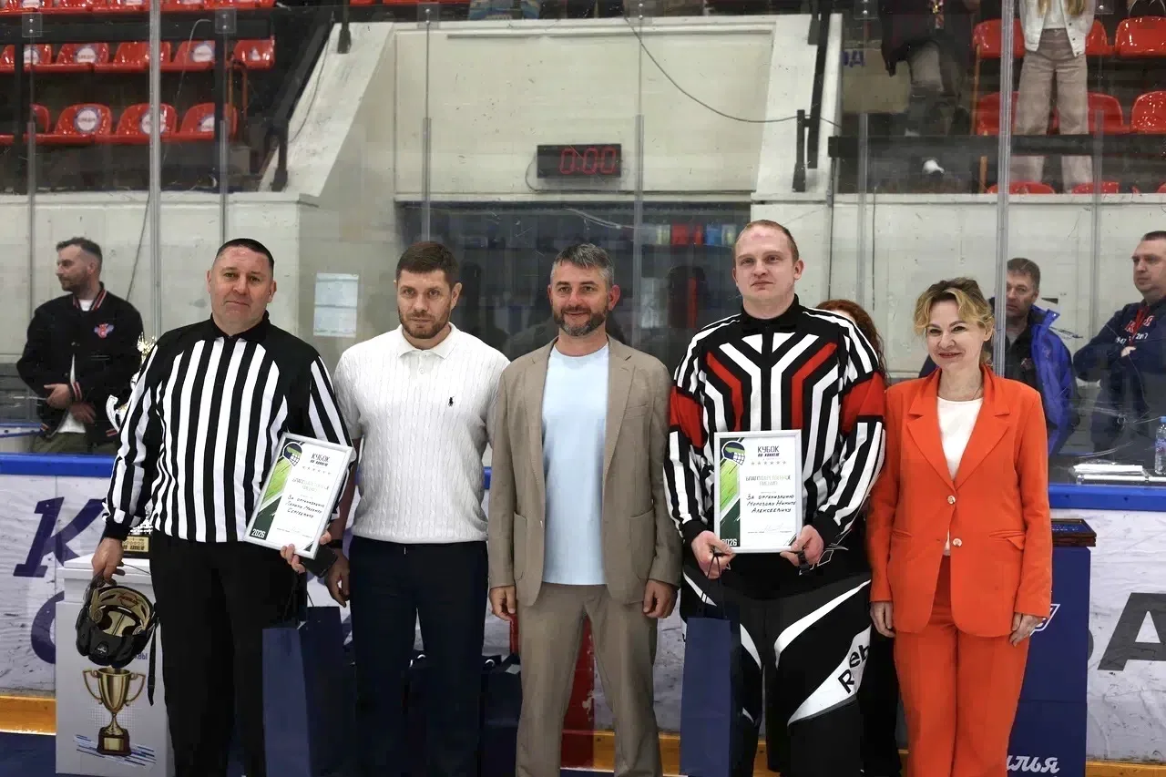 Межокружной турнир по хоккею прошёл вчера в Западном округе  🏒 Смотрите фоторепортаж