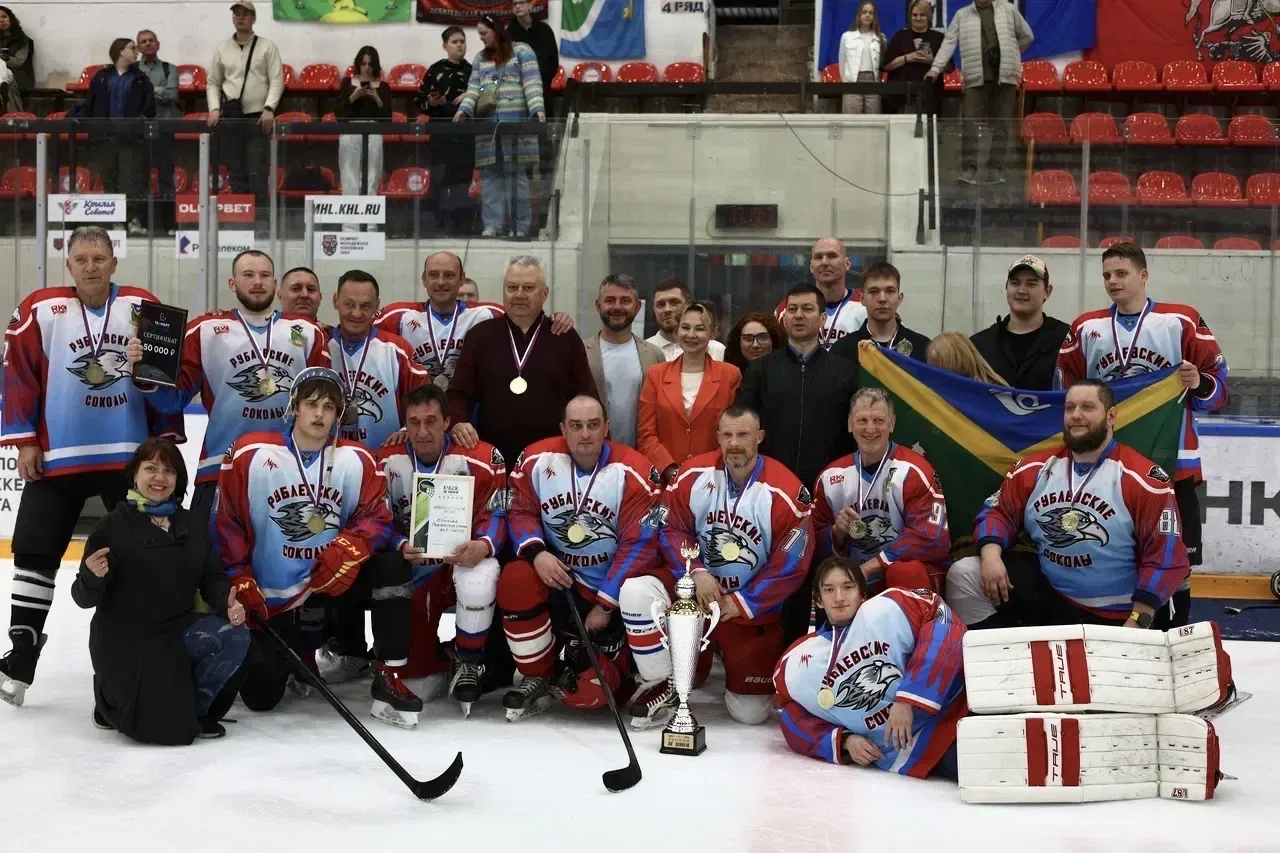 Межокружной турнир по хоккею прошёл вчера в Западном округе  🏒 Смотрите фоторепортаж