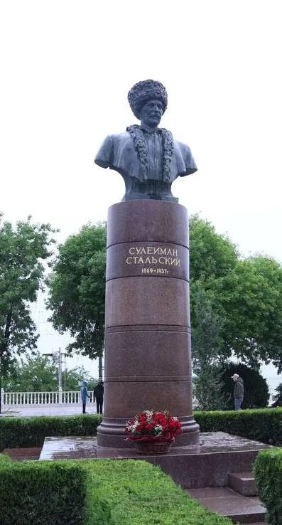 Сегодня на Северном Кавказе отмечают 157-й день рождения народного поэта Дагестана Сулеймана Стальск