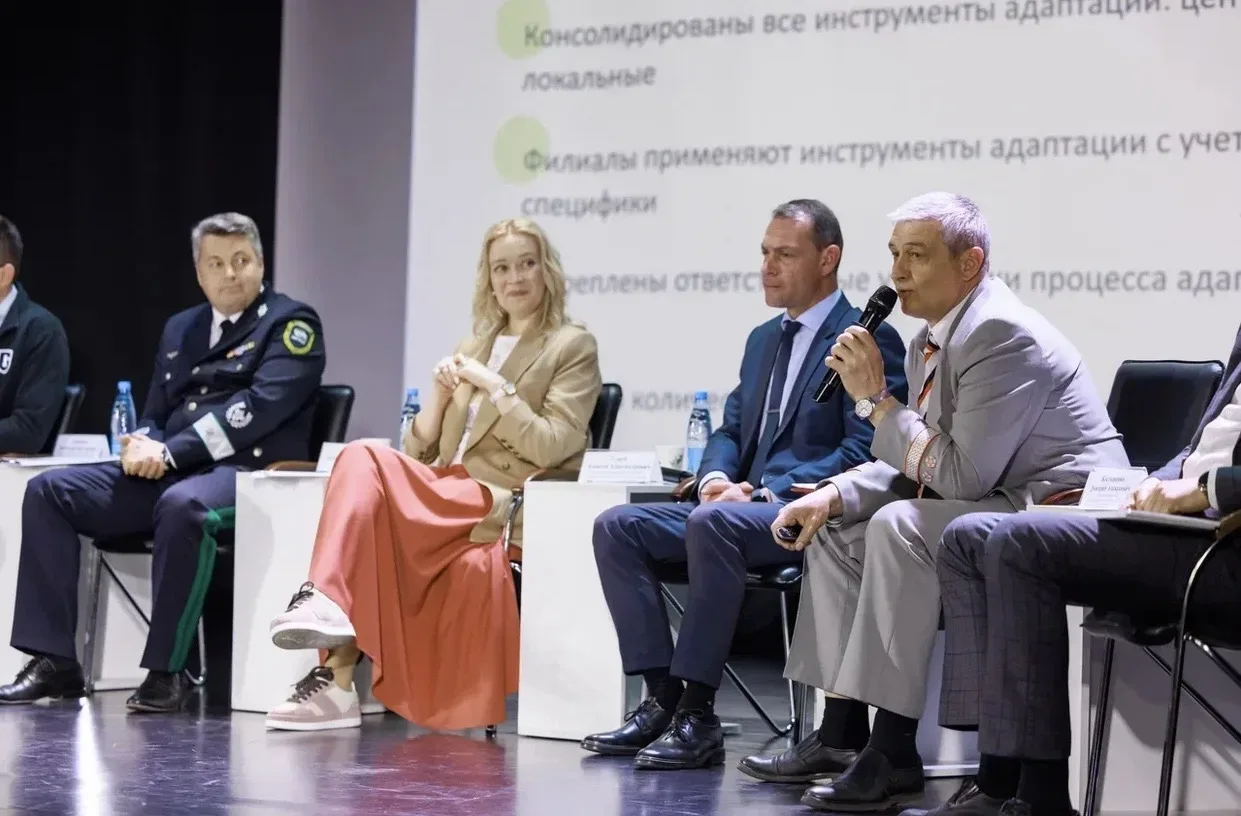 Сахалинский институт железнодорожного транспорта отметил свое 65-летие: экспертная дискуссионная пло