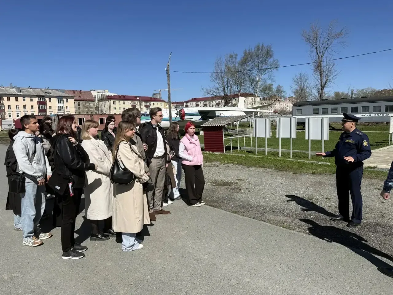 Студенты Сахалинского института железнодорожного транспорта посетили Отдел по конвоированию УФСИН по