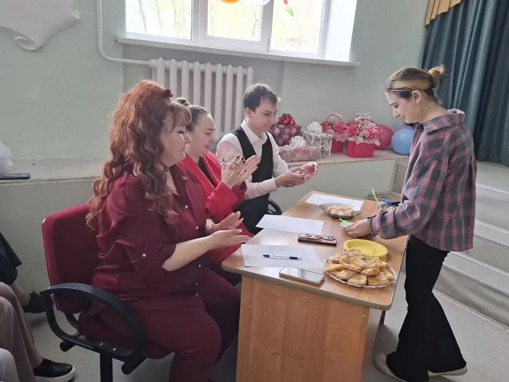 15 мая в Амурском институте железнодорожного транспорта — филиале ДВГУПС прошёл конкурс «Мисс АМИЖТ‑