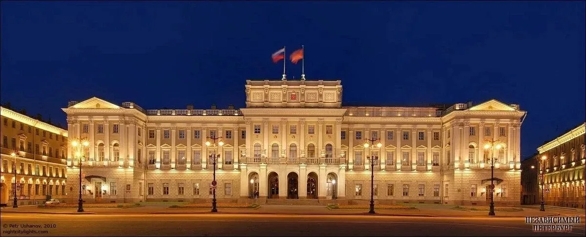 🏛 Гордость нашей школы в Мариинском дворце!  Поздравляем ученицу Новикову Александру и ее наставника