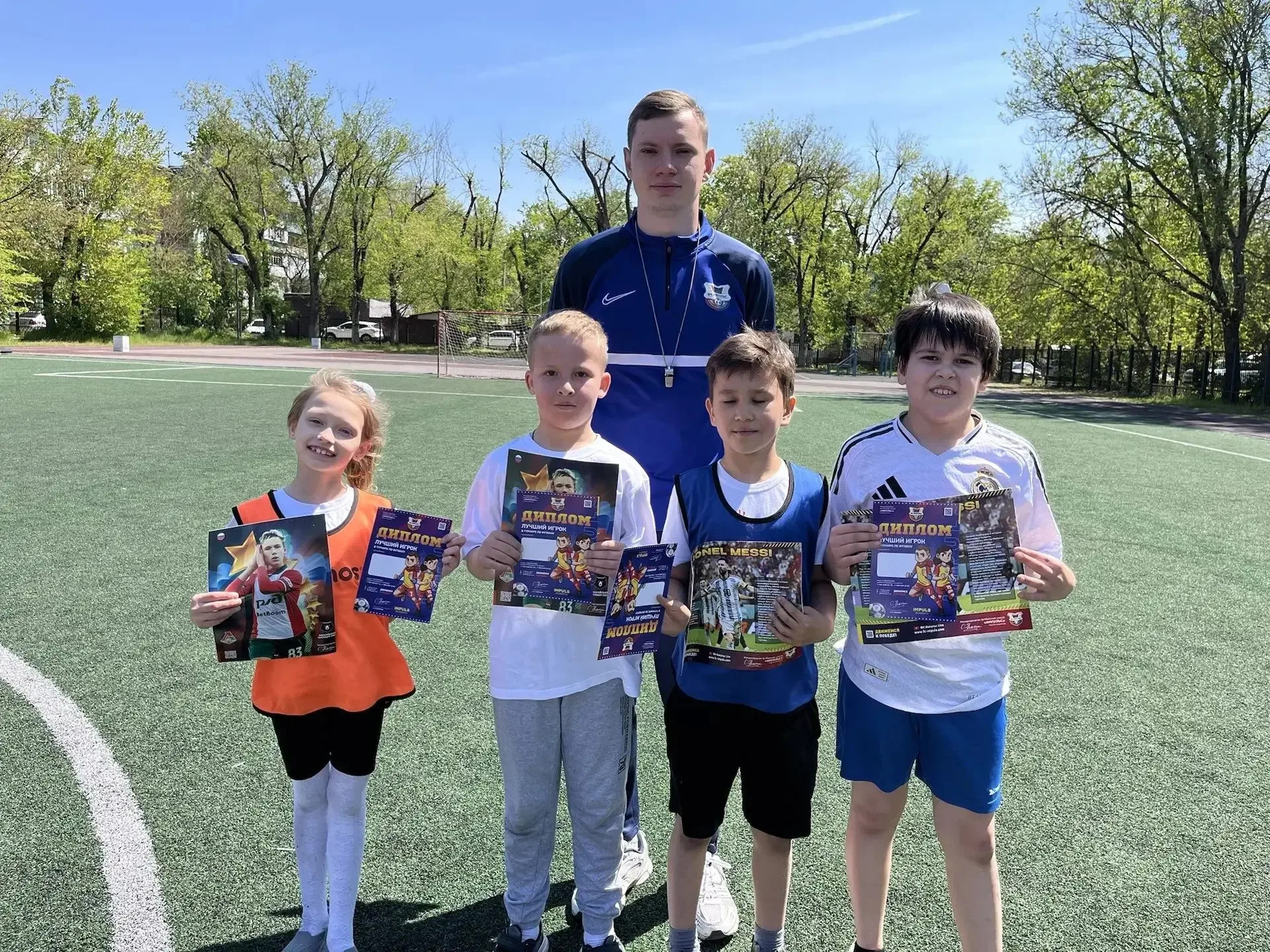 🔝⚽️  Гимназия # 95 совместно с футбольным клубом «Импульс» организовали уроки футбола среди учеников