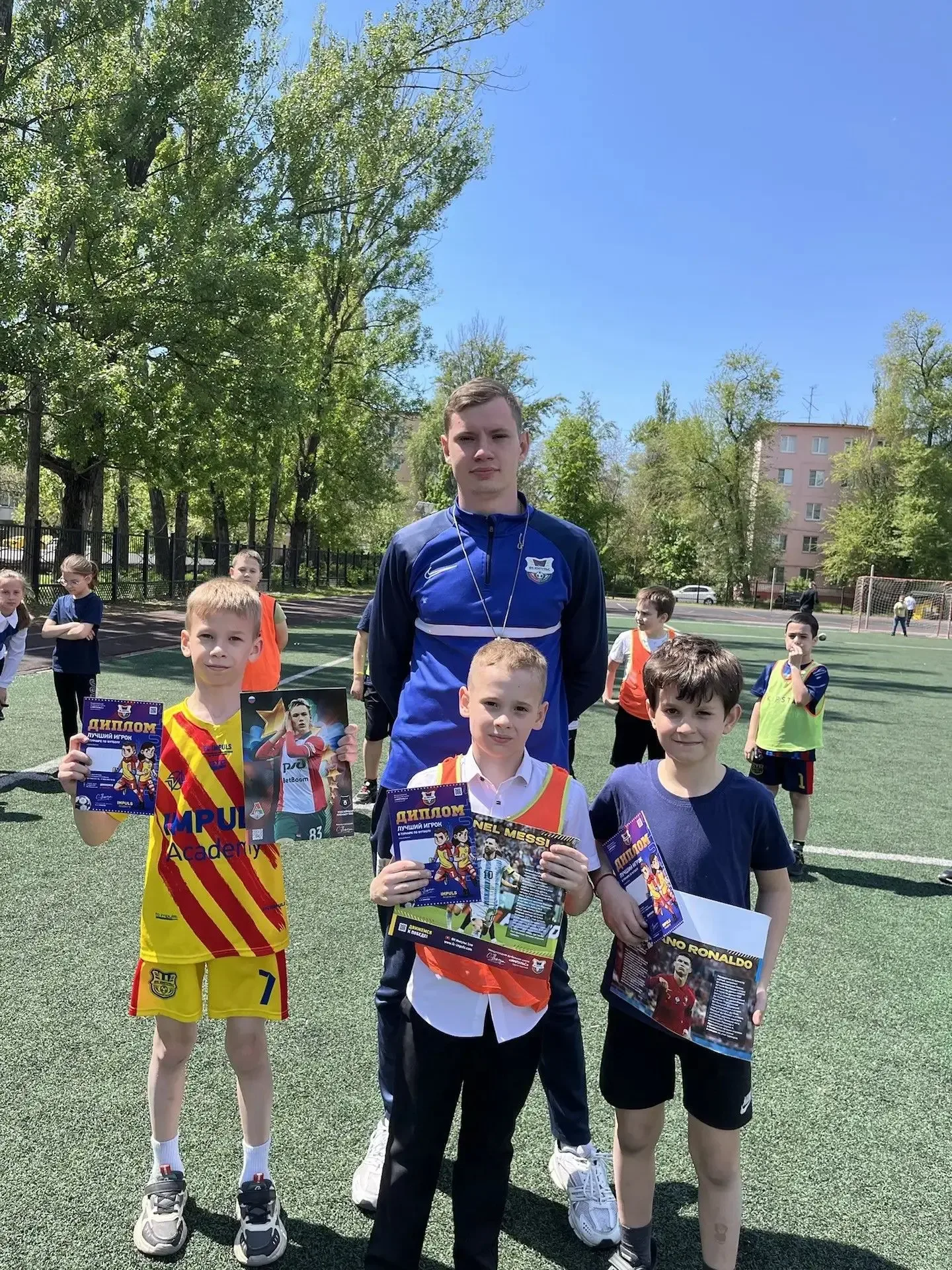 🔝⚽️  Гимназия # 95 совместно с футбольным клубом «Импульс» организовали уроки футбола среди учеников