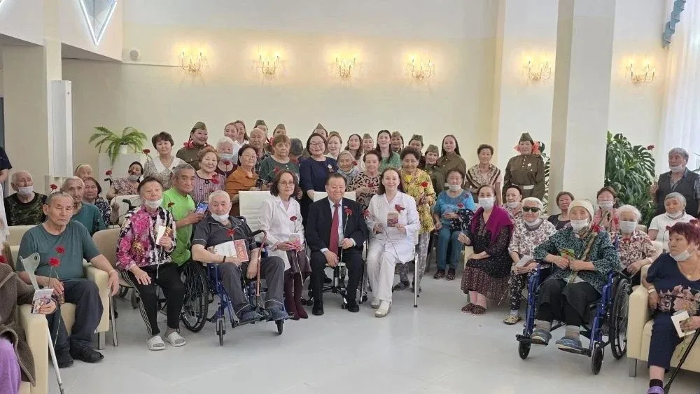 7 мая по приглашению главного врача РБ № 3 Ольги Викторовны Татариновой принял участие в поздравлени