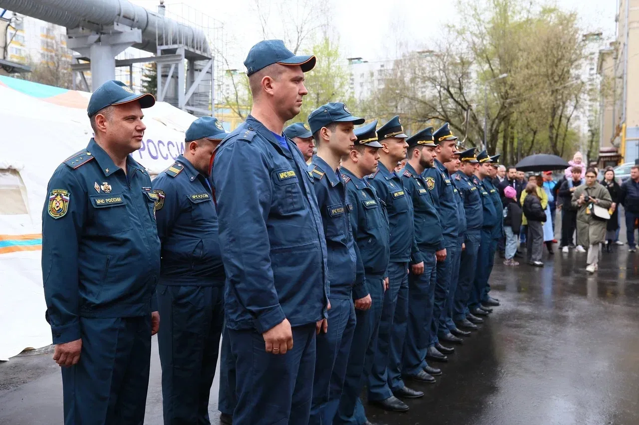 Уважаемые сотрудники и ветераны пожарной охраны, специалисты МЧС и ГОЧС Юго-Западного округа!  Префе