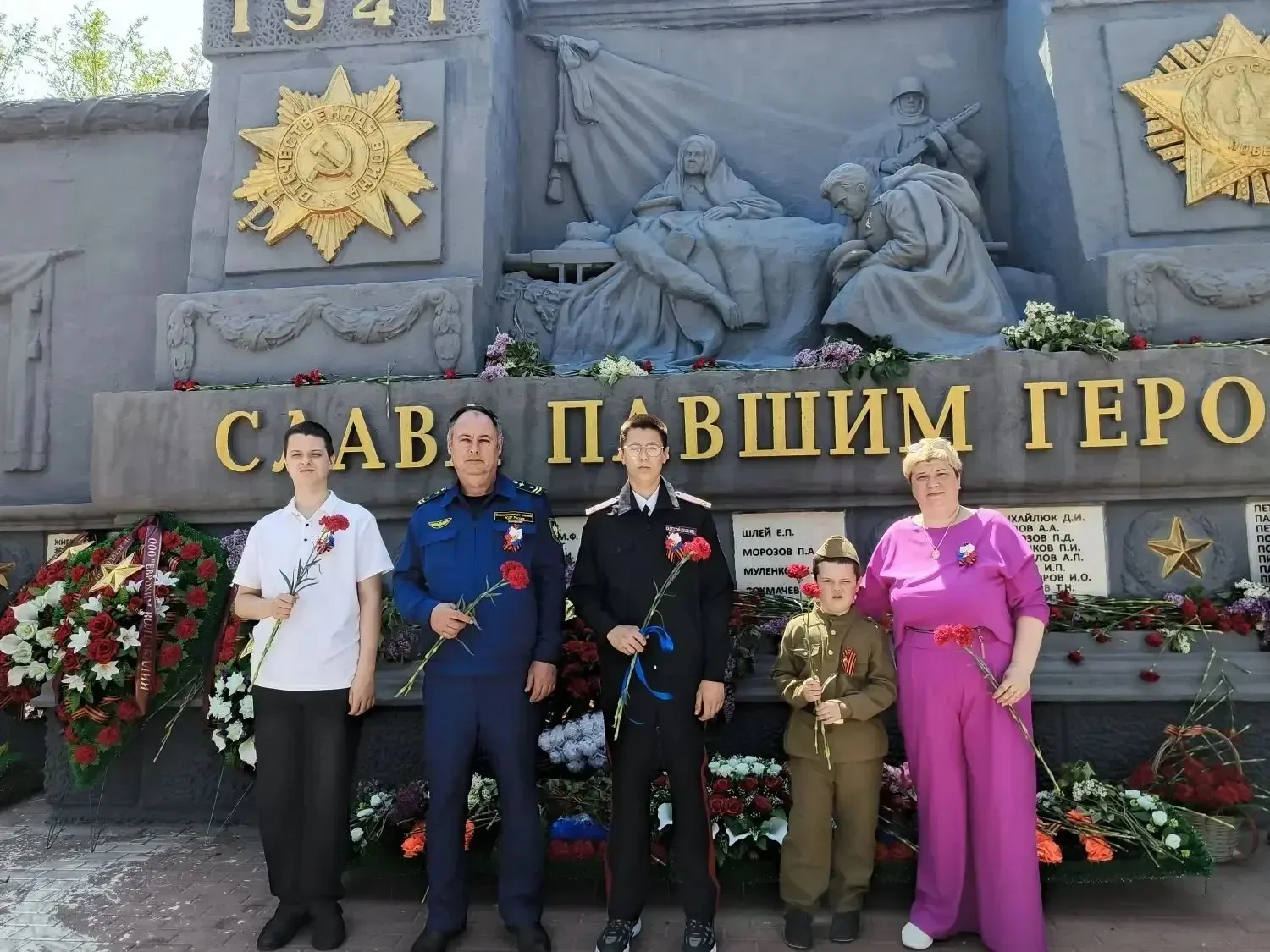 🇷🇺ДЕНЬ ПОБЕДЫ, КАК ОН БЫЛ ОТ НАС ДАЛЕК...  🎗81 год назад отгремели последние залпы Великой Отечестве