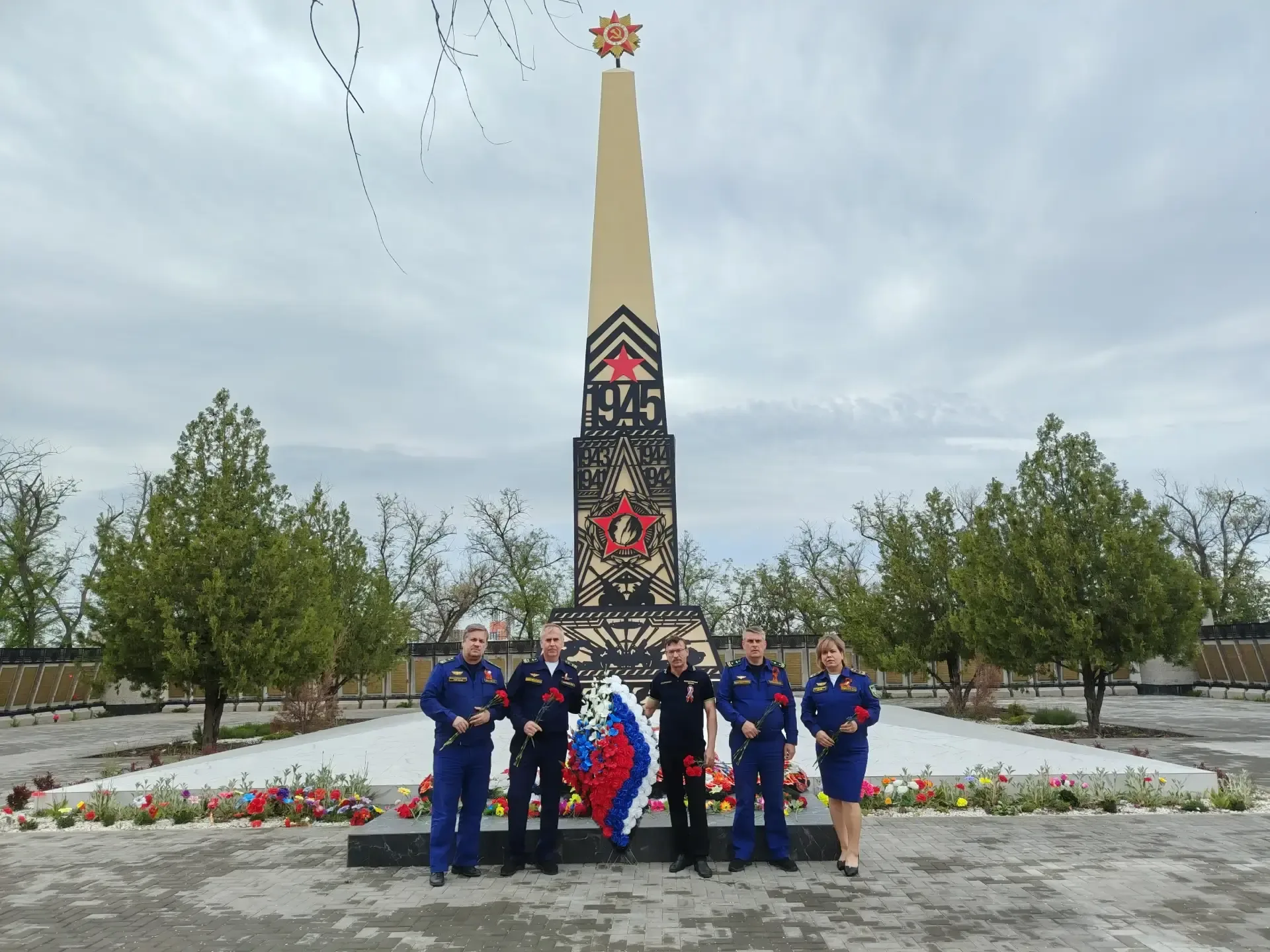 🚂🇷🇺 В Астраханском отряде почтили память героев и поздравили ветерана-юбиляра  Накануне 81-й годовщи