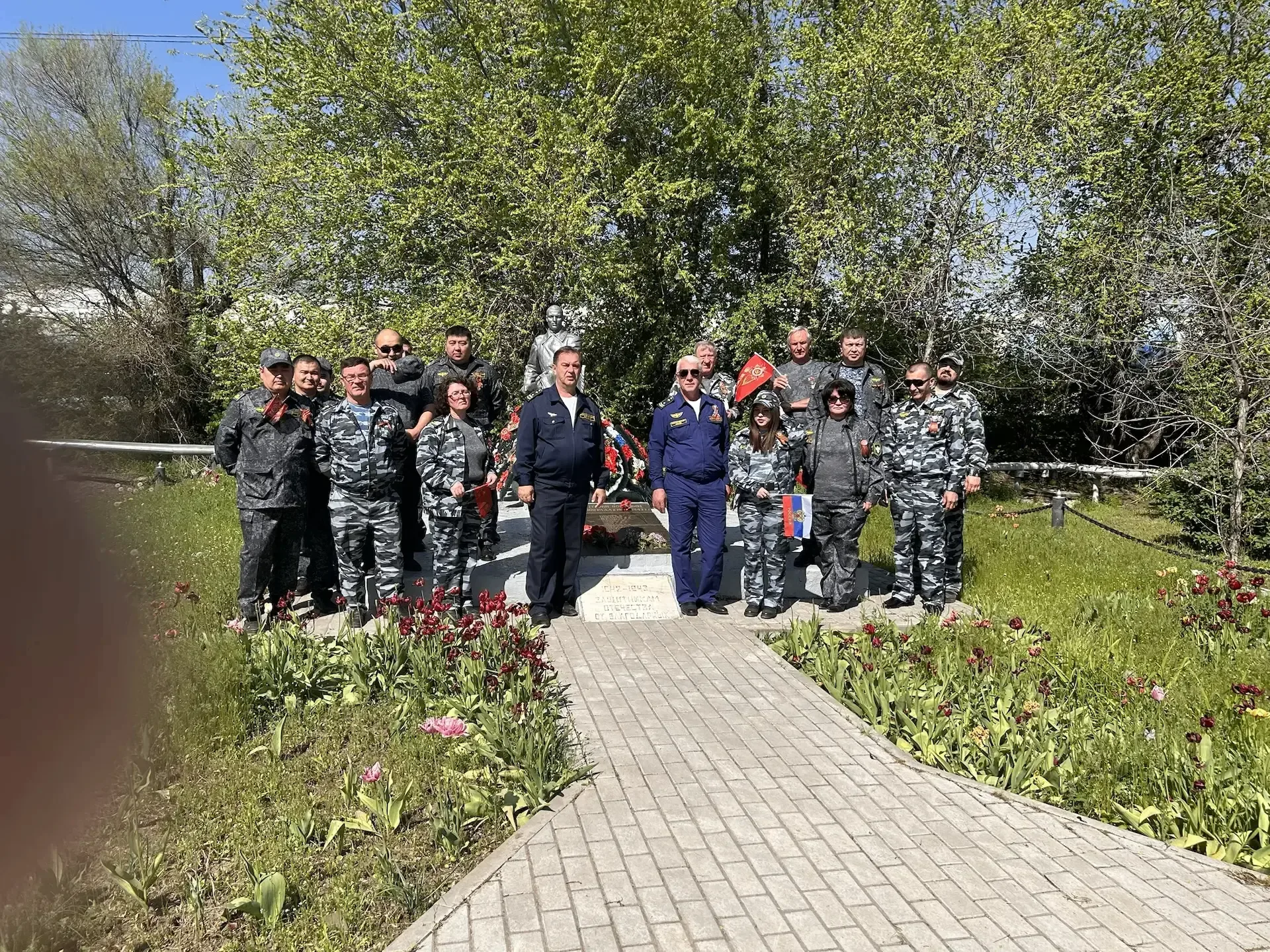 🚂🇷🇺 В Астраханском отряде почтили память героев и поздравили ветерана-юбиляра  Накануне 81-й годовщи