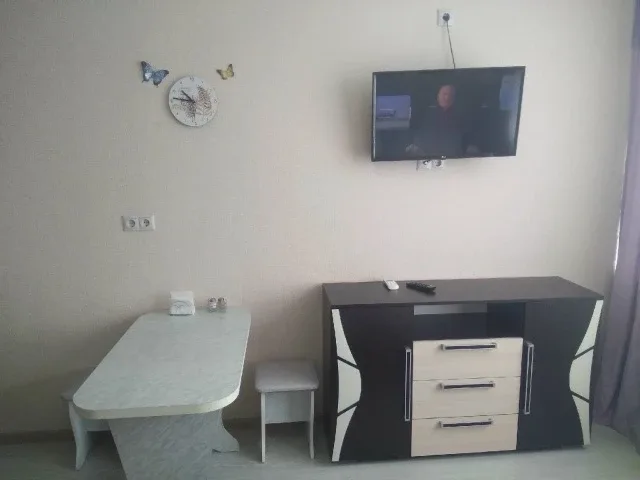 #СОЧИ #АДЛЕР  Студия на 7‑м этаже 11‑этажного дома в Курортном городке Адлера сдаётся с июня по октя