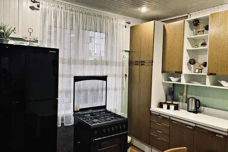 #АБХАЗИЯ #ГАГРА ул. Абазгаа 55/1.  Сдаётся 3- комнатная большая  квартира на втором этаже, под ключ,