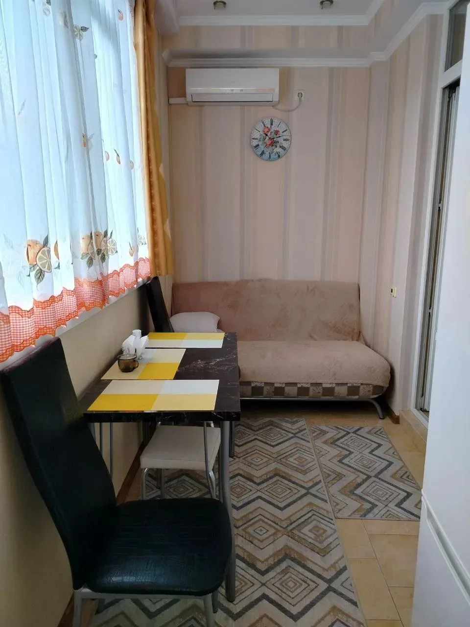 #ЯЛТА улица Боткинская, 13  💥В новом доме, на пересечении улиц, Боткинская и Чехова, сдается трёхком