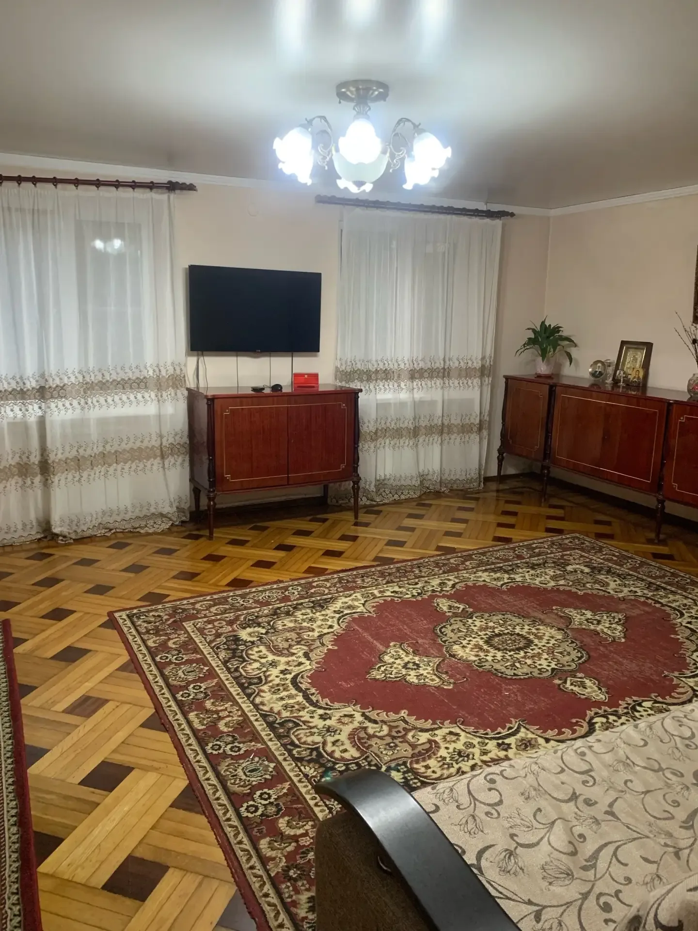#СУХУМ  Сдается дом под ключ, посуточно (Май-июнь 4т. в сутки. Июль-август 5т.) В доме есть все усло