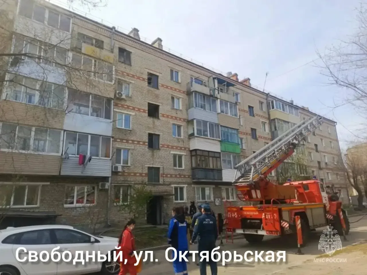 В Свободном при пожаре в пятиэтажке пострадала женщина  13 мая в Свободном по улице Октябрьской прои