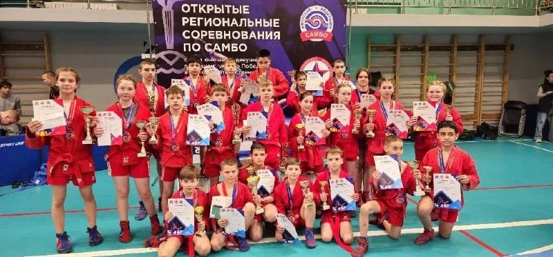 В Свободном прошли региональные соревнования по самбо ко Дню Победы  В Свободном состоялись открытые