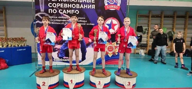 В Свободном прошли региональные соревнования по самбо ко Дню Победы  В Свободном состоялись открытые