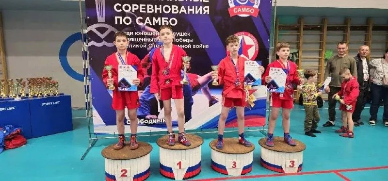 В Свободном прошли региональные соревнования по самбо ко Дню Победы  В Свободном состоялись открытые