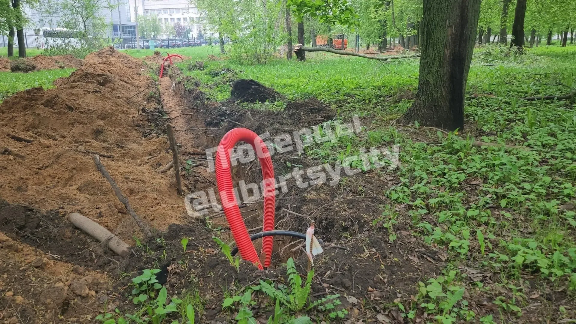 В Центральном парке полным ходом масштабная реконструкция. Уже залиты бетонные основания под новую п