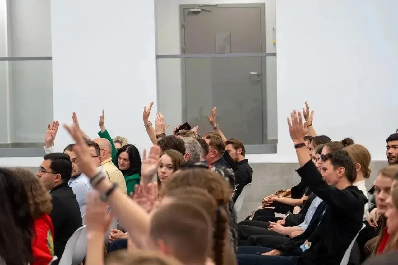 💜Лидер волонтерского движения встретился с молодежным активом Кубани  В краснодарском Доме молодежи 