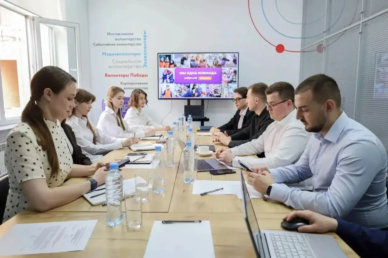 💜Лидер волонтерского движения встретился с молодежным активом Кубани  В краснодарском Доме молодежи 