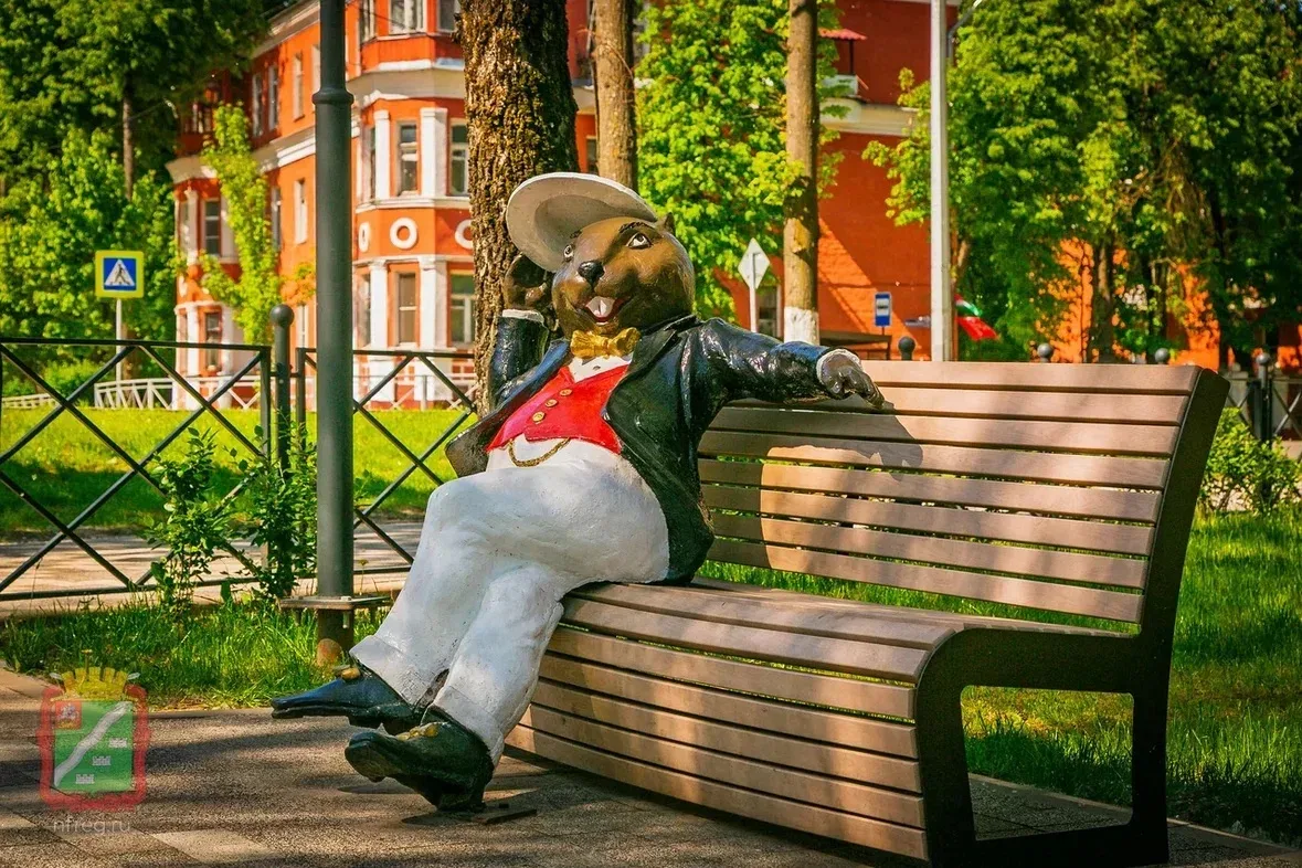 Бобруйский сквер — одно из любимых мест встреч и прогулок в Наро-Фоминске. Прогулочные аллеи, зоны о