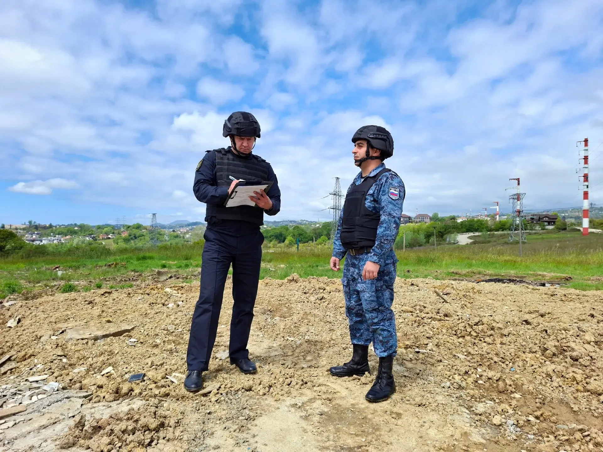 🏗️ Сотрудники ГМУ ФССП России добились ликвидации незаконных конструкций в Сочи  ℹ️ Житель Лазаревск