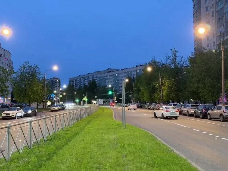 Проспект Художников в Петербурге перевели на светодиодное освещение  На проспекте Художников в Выбор