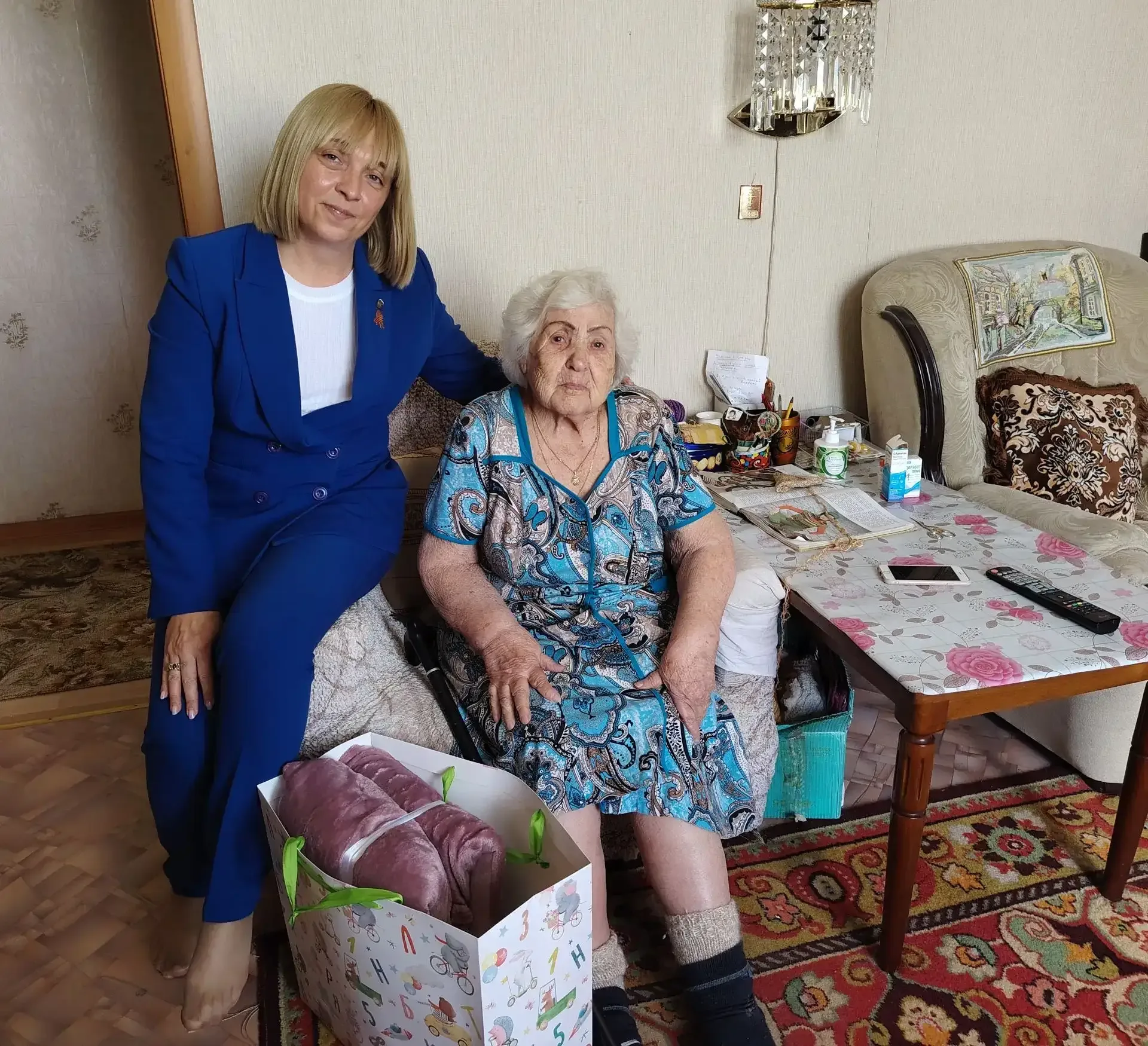 В преддверии празднования Дня Победы областные и муниципальные депутаты традиционно навещают фронтов