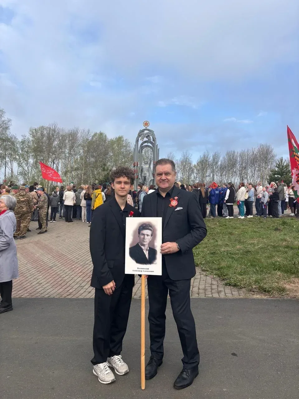 В День Победы мы склоняем головы перед бессмертным подвигом отцов, дедов и прадедов, которые, преодо