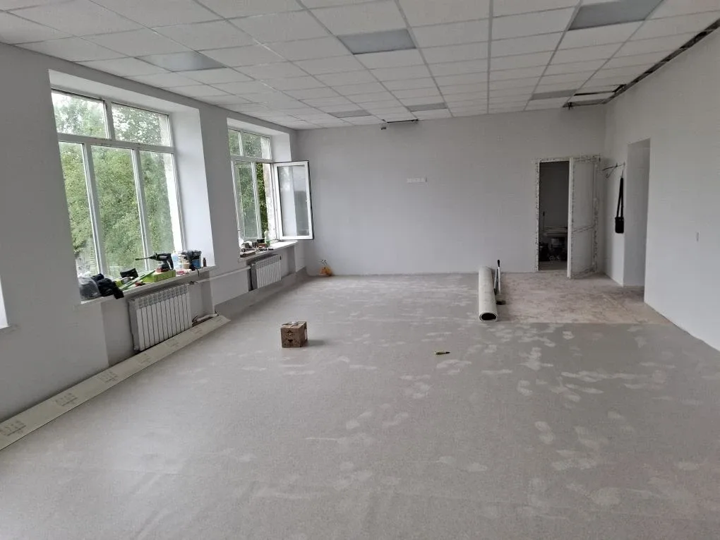 В школе №2 Каменки-Днепровской продолжается ремонт кабинета химии  В школе №2 города Каменка-Днепров