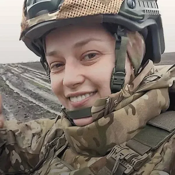 Приехала развозить гуманитарку, а осталась спасать людей  Она эвакуировала 150 человек под обстрелам