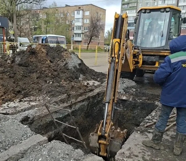 💧 Порыв ликвидирован: специалисты отремонтировали водопровод в Центрально-Городском районе Макеевки 