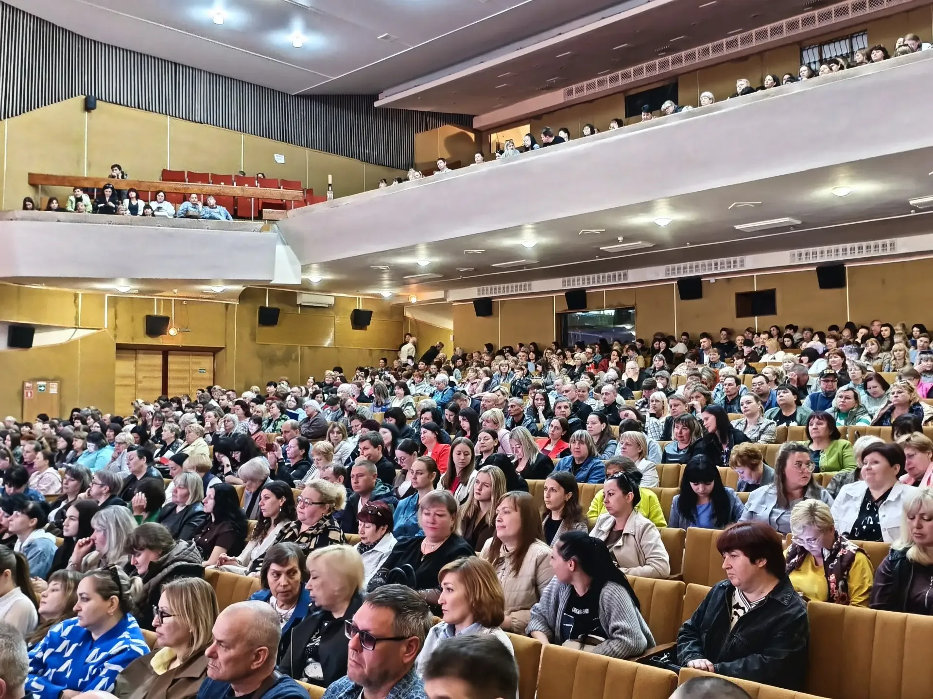 Решаем проблемы вместе: "Вода Донбасса" на форуме "Управдом"  👥 В Енакиево состоялся муниципальный ф
