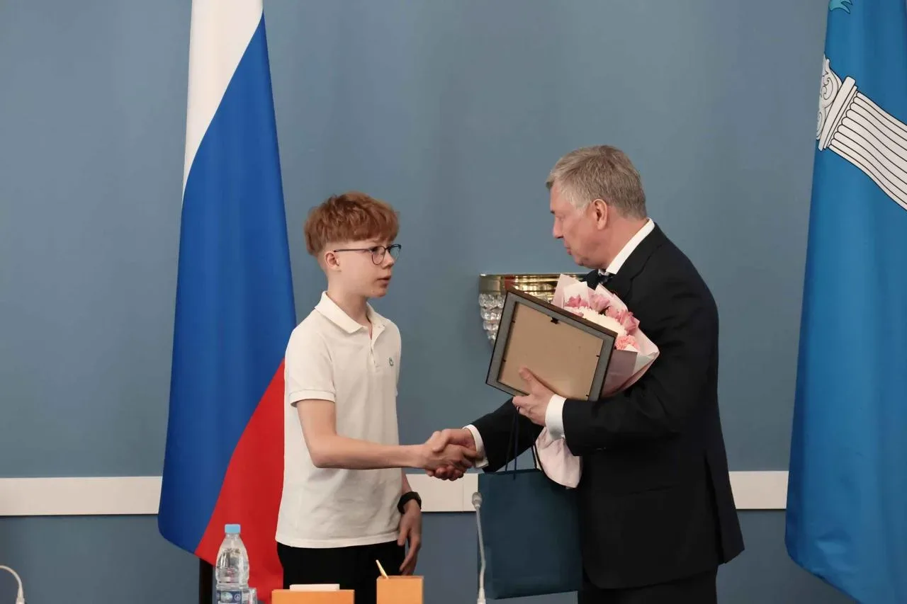 Юные герои  Губернатор Алексей Русских наградил юных героев Ульяновской области, которые в разных си