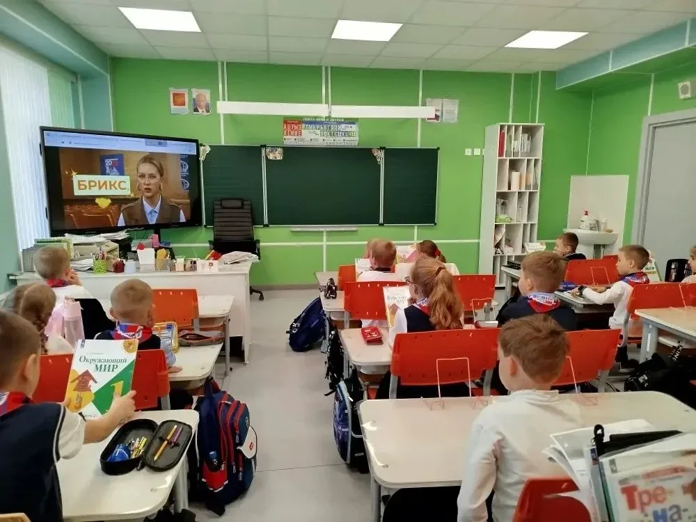 Разговоры о важном✅  18 мая состоялась традиционная торжественная линейка открытия новой учебной нед