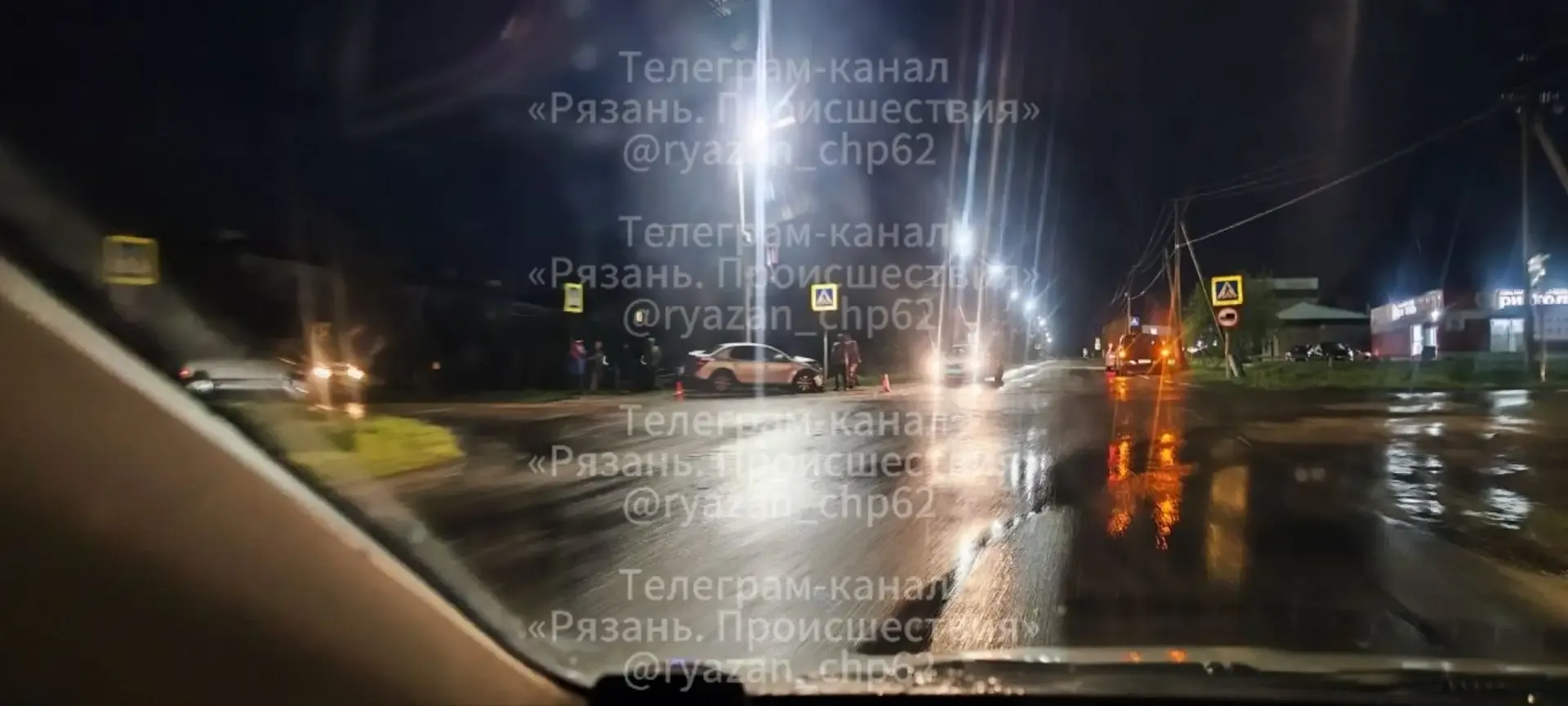 📥📥📥📥📥Авария в Милославском  Рено Логан и 2114 или 2109 не понятно. О пассажирах информации нет  Подд
