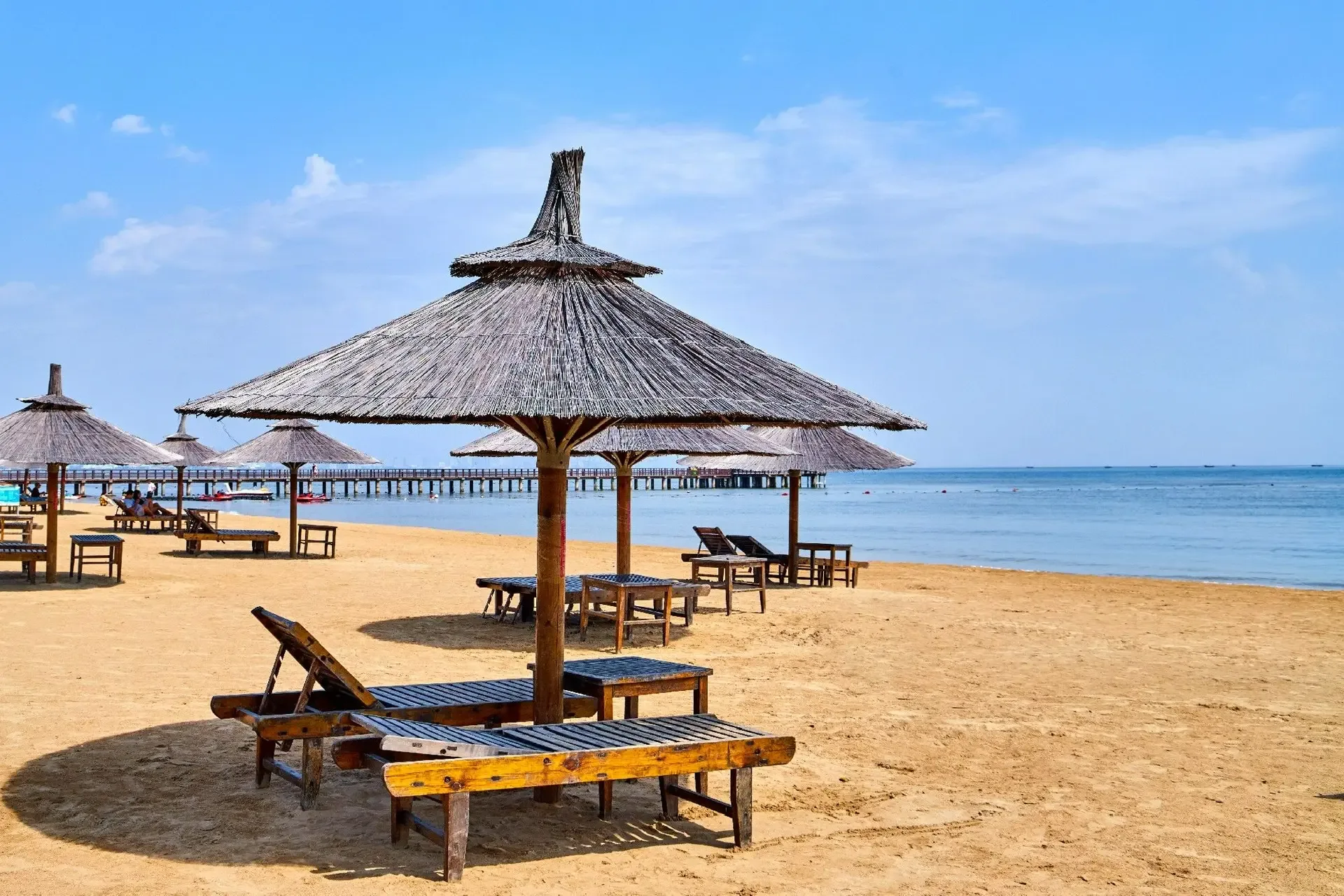 🏖️ Какие планы на это лето? У нас - Бэйдайхэ!🌊  Воспользуйтесь возможностью посетить безмятежное поб