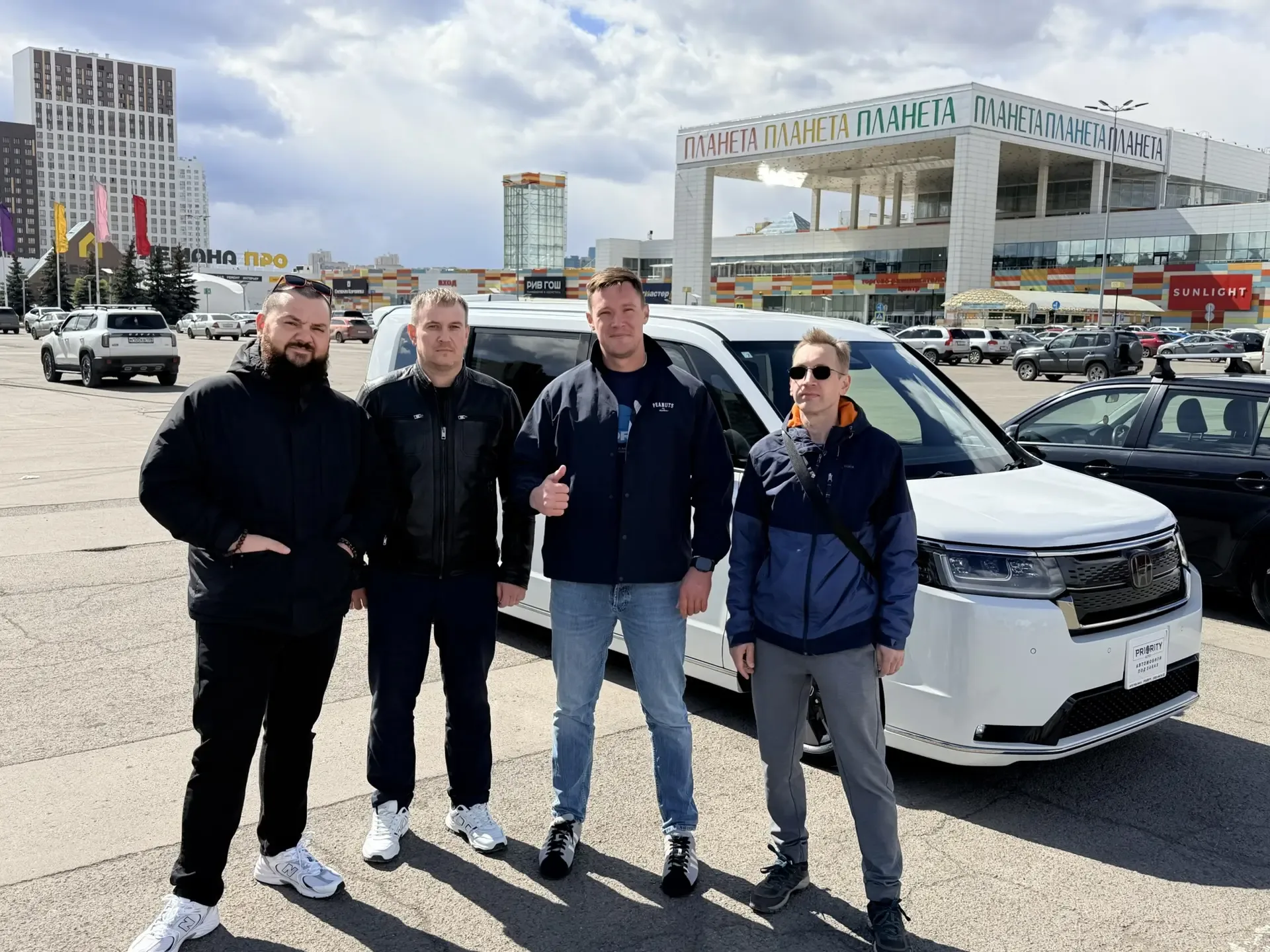 Г.Красноярск 💪 Автомобиль вручен победителю👍  Рад, что поехал лично вручать его. Ведь выйграл его на